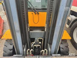 Jungheinrich DFG40CK forklift.