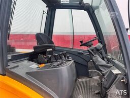 Jungheinrich DFG40CK forklift.