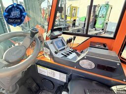 Combilift CBE2500 TRIPLEX 4900 POSITIONER CABIN