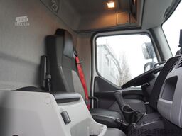 Renault D210 12T / Bitemperature Refrigerator /