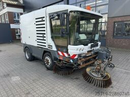 Ravo Ravo 560 Straßenkehrmaschine