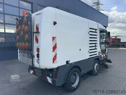 Ravo Ravo 560 Straßenkehrmaschine
