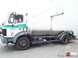 Mercedes-Benz SK 1827