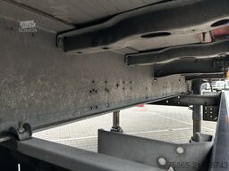 Schmitz Cargobull SCB S3B / Box Trailer / 2x Liftas / Schuifrem /...