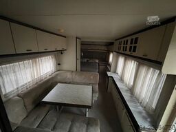 HOBBY 580 Wohnwagen Festbett + Rundsitzgruppe