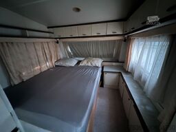 HOBBY 580 Wohnwagen Festbett + Rundsitzgruppe