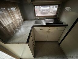 HOBBY 580 Wohnwagen Festbett + Rundsitzgruppe