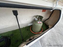 HOBBY 580 Wohnwagen Festbett + Rundsitzgruppe