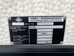 HOBBY 580 Wohnwagen Festbett + Rundsitzgruppe