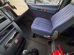 MERCEDES-BENZ 814 D Vario 11 Sitzer Mannschaftswagen Polizei