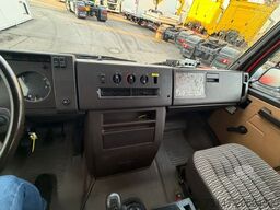 MERCEDES-BENZ 711D Doka 9-Sitzer Feuerwehr LF8 Pumpe