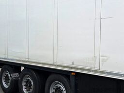 SCHMITZ CARGOBULL SCB*S3B CARRIER VECTOR 1550 WITH 5210 ENGINE HOU