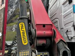 Volvo FH500 truck with a 24 t/m Palfinger crane