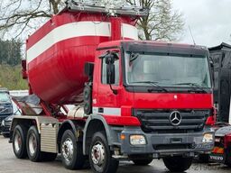 MERCEDES-BENZ Actros 3241 8x4 Silo Isoliert