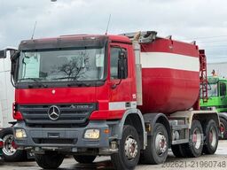 MERCEDES-BENZ Actros 3241 8x4 Silo Isoliert