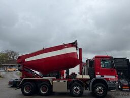 MERCEDES-BENZ Actros 3241 8x4 Silo Isoliert