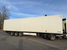 Krone 3 ass geisoleerde oplegger met laadklep