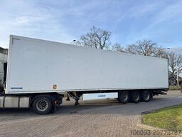 Krone 3 ass geisoleerde  oplegger met laadklep