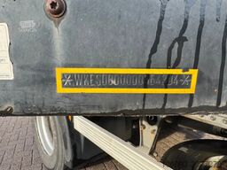 Krone 3 ass geisoleerde  oplegger met laadklep