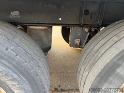 Krone 3 ass geisoleerde oplegger met laadklep