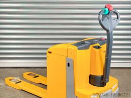 Jungheinrich EJE 225 - Service Neu - Batterie 87% - 2,5t - Nur 2.967 Std.