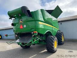 John Deere S690
