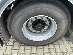 Broshuis 750cm extendable flatbed trailer / SAF + drumbr...