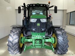 John Deere 6215R