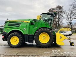 John Deere 8400