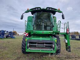 John Deere T660i