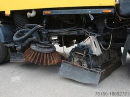 MERCEDES-BENZ 917 Kehrmaschine Schorling TAZ-II-SIL Nr: 071