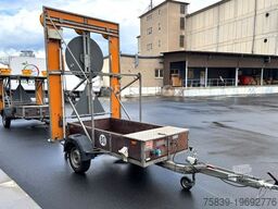 Nissen Verkehrsleitanhänger,