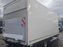 FUSO Canter 7C18 3-Sitzer Klima Koffer Ladebordwand