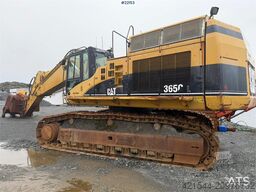 Caterpillar 365C excavator with tooth bucket