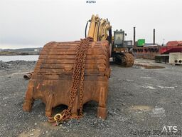 CAT 365C excavator with tooth bucket