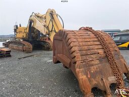 Caterpillar 365C excavator with tooth bucket