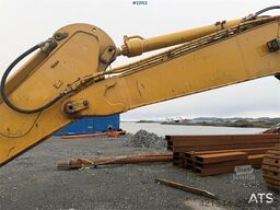 Caterpillar 365C excavator with tooth bucket