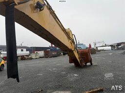 Caterpillar 365C excavator with tooth bucket