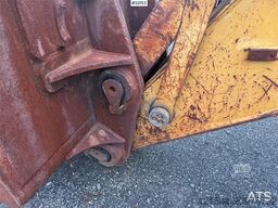 Caterpillar 365C excavator with tooth bucket