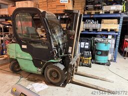 Mitsubishi FD30N forklift with side shift