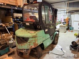 Mitsubishi FD30N forklift with side shift