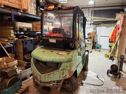 Mitsubishi FD30N forklift with side shift