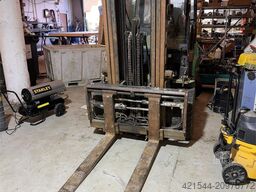 Mitsubishi FD30N forklift with side shift