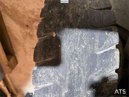 Mitsubishi FD30N forklift with side shift