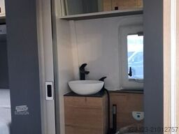 PÖSSL Roadstar X Mercedes 190 PS Autark Paket, AHK