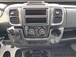 ADRIA Twin 60Y 640 SLB Automatik, Zuziehhilfe