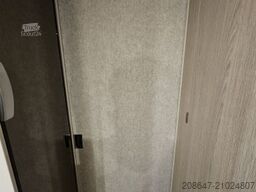 BÜRSTNER Lineo T 700 *Active Paket*Ausstattungspaket*