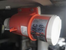 MAN TGX 26.480 / 6x2 / BDF Igloocar