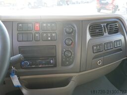 DAF LF 12.210 18-pallet container with tail