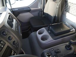 DAF LF 12.210 18-pallet container with tail